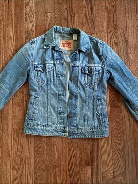 Levi Strauss & Co. Classic Light Wash Trucker Denim Jacket